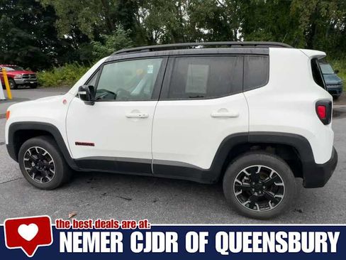 Used 2023 Jeep Renegade Trailhawk AWD/4WD image 6