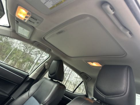 Used 2014 Toyota Corolla S image 28