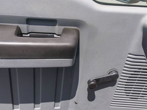 Used 2015 Ford F250 XL RWD image 16