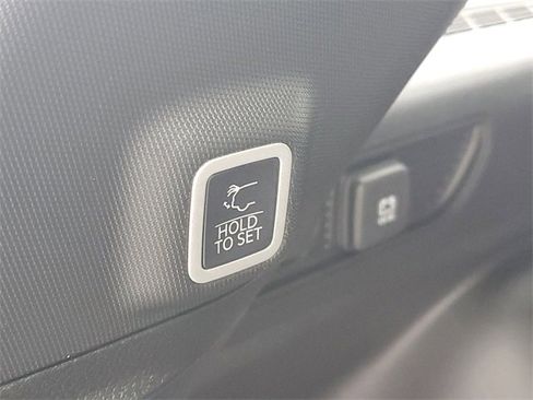 New 2026 Jeep Grand Cherokee Altitude AWD/4WD image 9