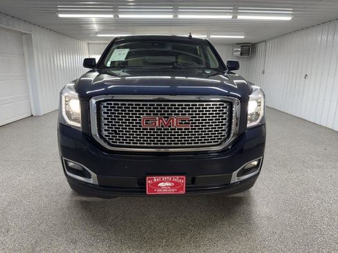 Used 2017 GMC Yukon XL Denali AWD/4WD image 3