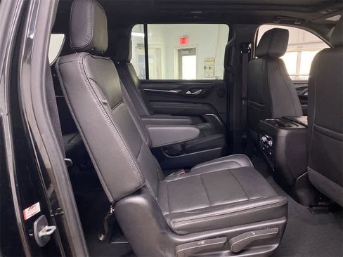Used 2022 GMC Yukon XL Denali image 17