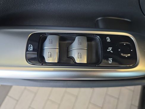 Used 2024 Mercedes-Benz C 300 Sedan image 28