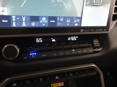 Used 2023 Toyota Tundra Limited w/ TRD Off-Road Package AWD/4WD image 22