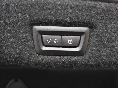 Used 2025 BMW 530i xDrive w/ M Sport Package image 17