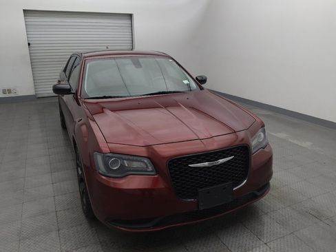 Used 2019 Chrysler 300 Touring w/ Sport Appearance Package image 14