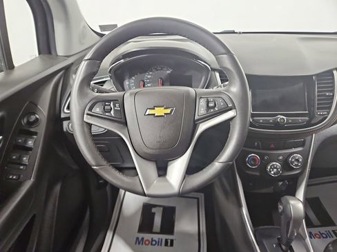 Used 2022 Chevrolet Trax LT w/ Driver Confidence Package AWD/4WD image 14