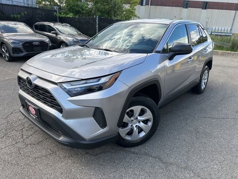Used 2023 Toyota RAV4 LE AWD/4WD image 1