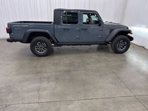 New 2025 Jeep Gladiator Mojave w/ Convenience Group image 30