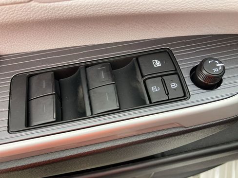 Certified 2026 Toyota Sienna XLE image 15