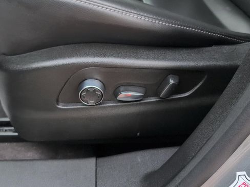 Used 2024 Cadillac XT4 Premium Luxury image 26