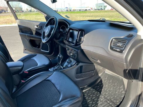 Used 2019 Jeep Compass Altitude AWD/4WD image 14