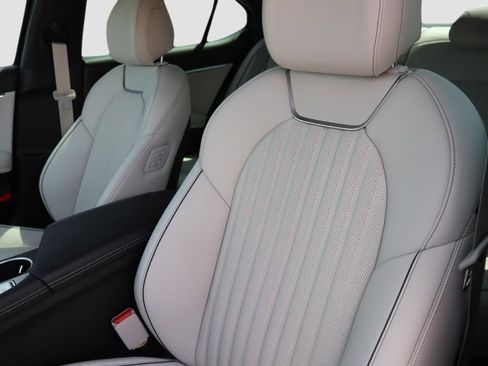 New 2025 Genesis G70 2.5T w/ Sport Prestige Package image 15