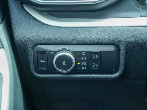Used 2023 Ford Explorer XLT w/ Equipment Group 202A AWD/4WD image 33