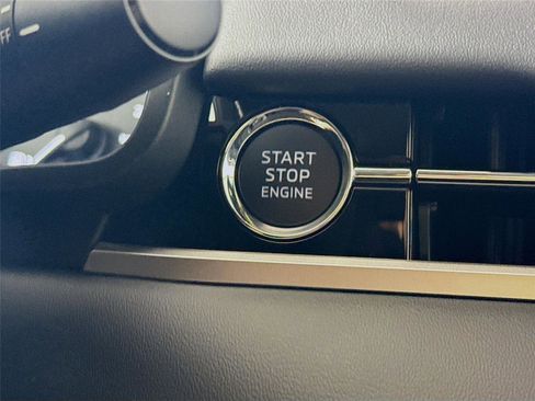 New 2026 Mitsubishi Outlander SE image 12