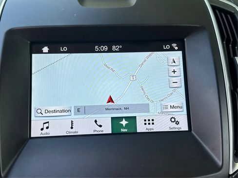 Used 2017 Ford Edge Titanium w/ Equipment Group 302A AWD/4WD image 28