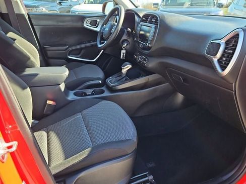 Used 2024 Kia Soul LX w/ Option Group 015 image 14