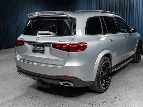 New 2026 Mercedes-Benz GLS 580 4MATIC image 5