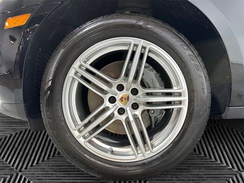 Used 2021 Porsche Macan S image 14