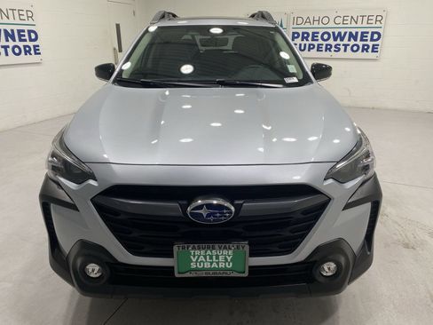 Used 2025 Subaru Outback Premium AWD/4WD image 3