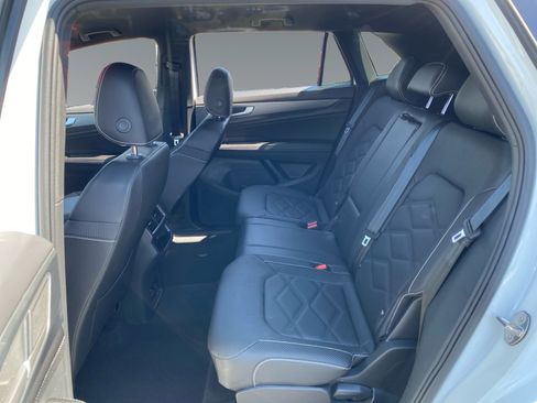 Used 2026 Volkswagen Atlas Cross Sport SE AWD/4WD image 13