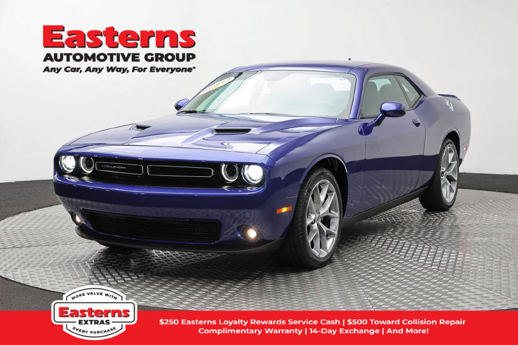 Used 2022 Dodge Challenger SXT w/ Plus Package RWD image 1