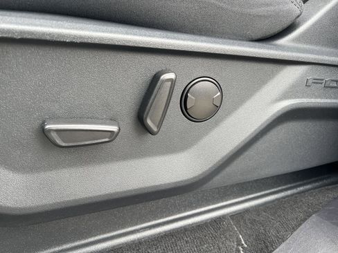 Used 2025 Ford Expedition Active image 19