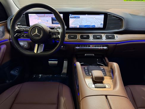 Used 2024 Mercedes-Benz GLS 450 4MATIC image 4