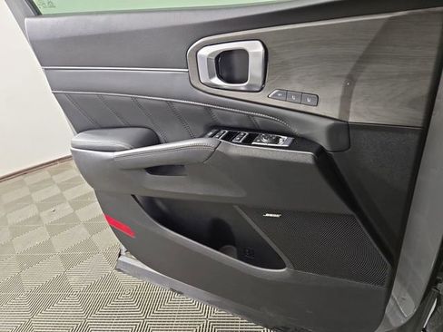 Certified 2025 Kia Sorento SX Prestige image 32