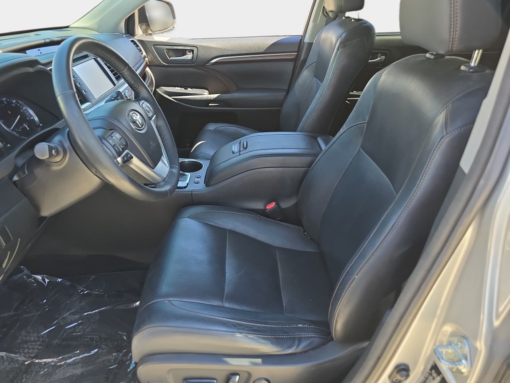 Used 2014 Toyota Highlander Limited Platinum FWD image 20