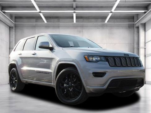 Used 2021 Jeep Grand Cherokee Laredo X image 1
