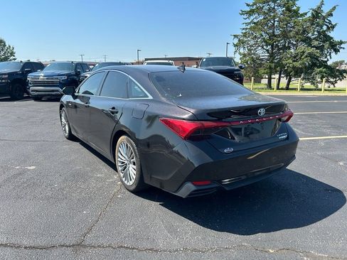 Used 2019 Toyota Avalon Limited FWD image 5