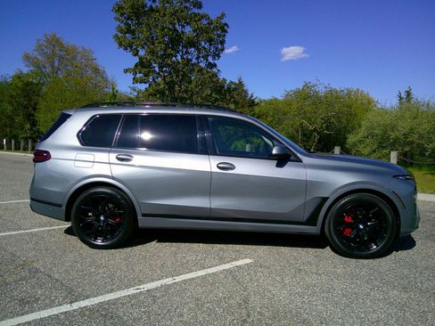 Used 2023 BMW X7 xDrive40i AWD/4WD image 13