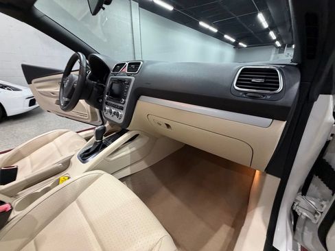 Used 2013 Volkswagen Eos Komfort FWD image 42