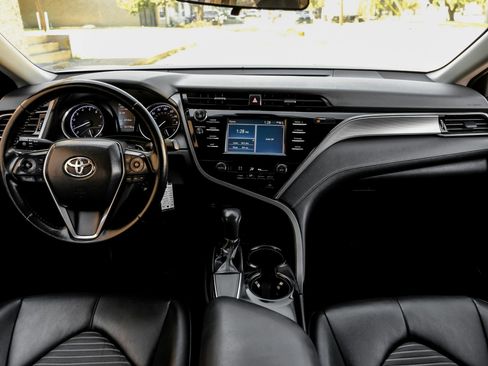 Used 2019 Toyota Camry SE image 16