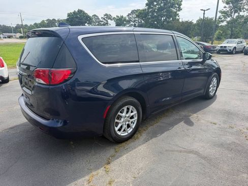 Used 2018 Chrysler Pacifica LX FWD image 5