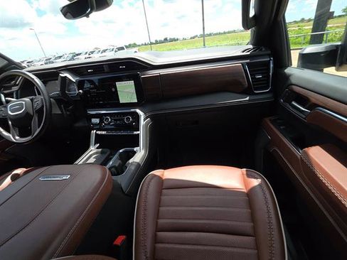Used 2024 GMC Sierra 2500 Denali Ultimate AWD/4WD image 24