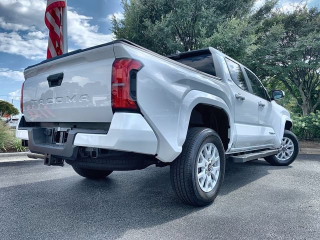 Used 2026 Toyota Tacoma SR5 RWD image 8