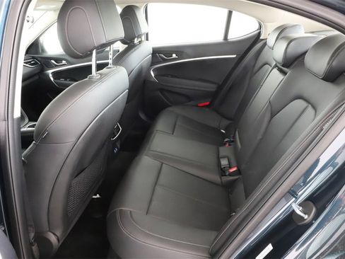 Used 2025 Genesis G70 2.5T image 26