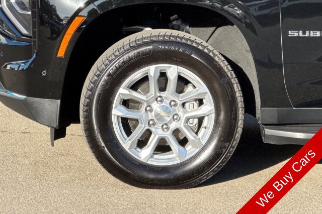 Used 2025 Chevrolet Suburban LS RWD image 32
