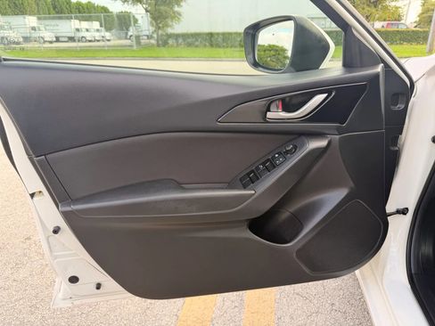Used 2016 MAZDA MAZDA3 i Sport image 12