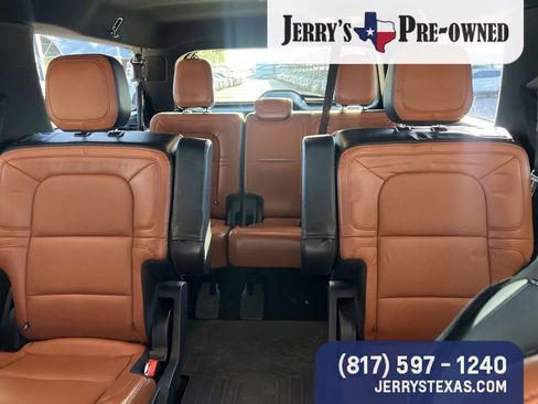 Used 2020 Lincoln Navigator L Reserve w/ Luxury Package image 12