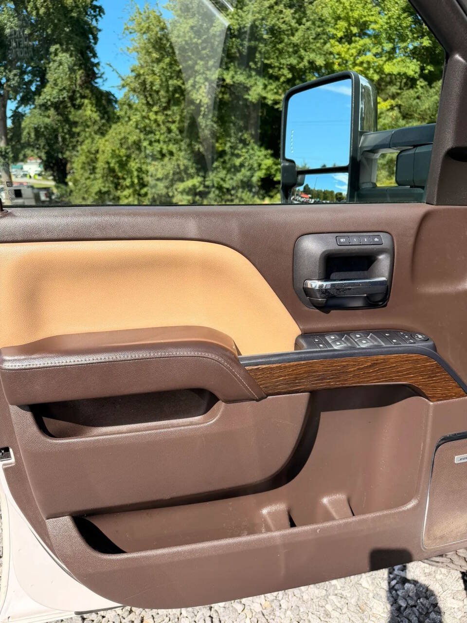 Used 2018 GMC Sierra 2500 Denali w/ Duramax Plus Package AWD/4WD image 18