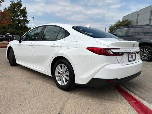 Used 2026 Toyota Camry LE FWD image 8