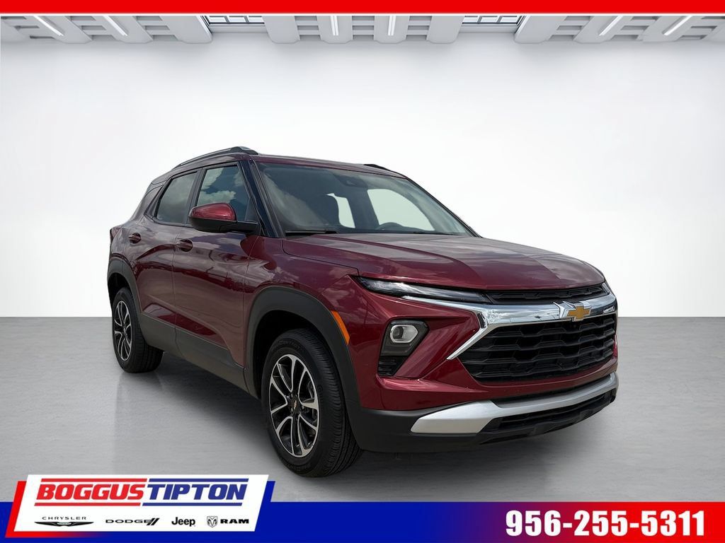 Used 2025 Chevrolet TrailBlazer LT AWD/4WD image 1