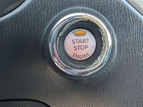 Used 2019 Nissan Pathfinder SL image 21