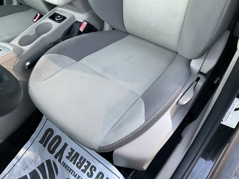 Used 2012 Ford Focus SE FWD image 20