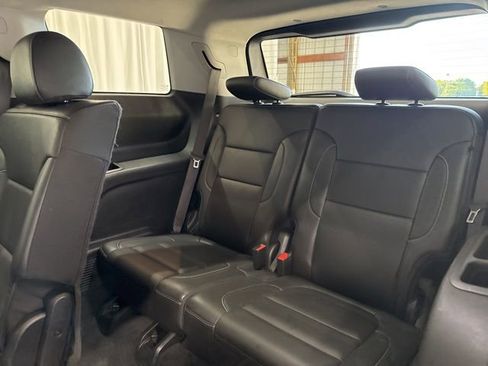 Used 2023 GMC Acadia SLT image 39