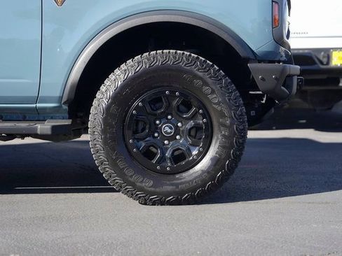 Certified 2021 Ford Bronco Badlands w/ Sasquatch Package image 4