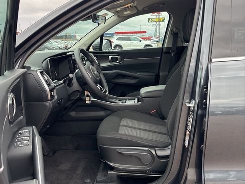 Used 2023 Kia Sorento LX AWD/4WD image 14